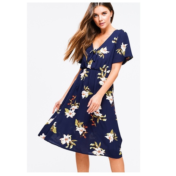 Glam Girl Fashion Dresses & Skirts - NWT Navy Floral Keyhole W/Pockets Dress